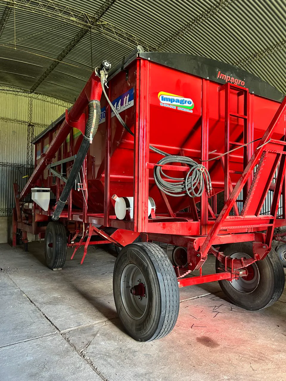Tolva semillera Impagro equipada con sistema de pesaje
